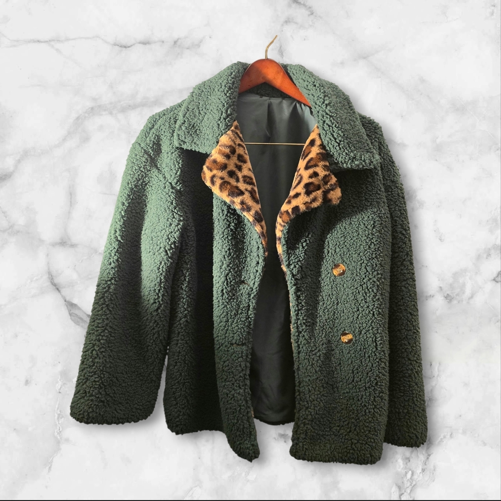 Green Teddy Jacket with Leopard Print Collar